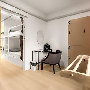 Dormitory Room Mixed